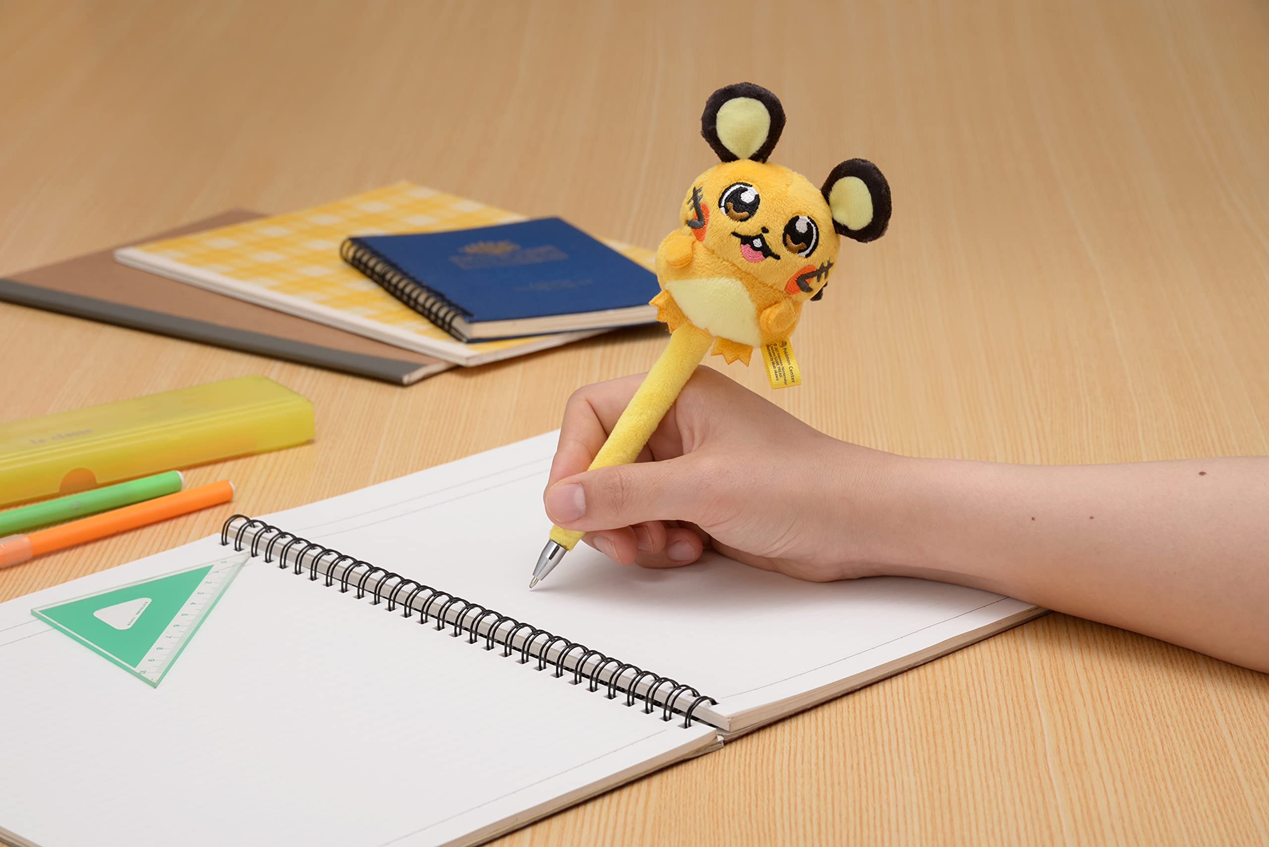 ピカちゅうず　ボールペン　ピカチュウ　ぬいぐるみペン ポケモンセンター 音が鳴る！ぬいぐるみペン ピカちゅうず ピカチュウ ｜【公式